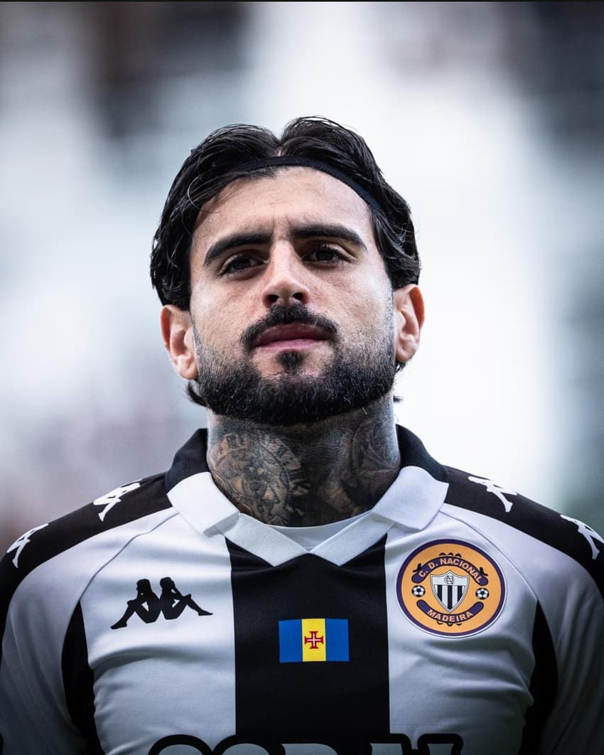 Liziero em ação pelo Nacional da Ilha da Madeira (Foto: Divulgação/Nacional da Ilha da Madeira)