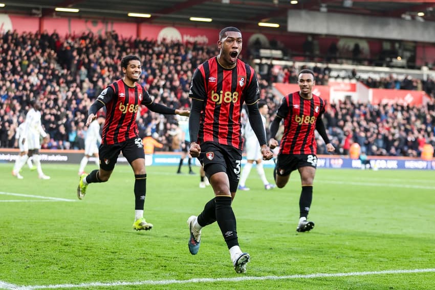 Rayan comemora gol marcado pelo Bournemouth contra o Aston Villa, pela Premier League