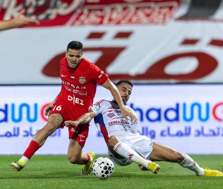 Rikelme em ação pelo Shabab Al Ahli na Champions da Ásia (Foto: Divulgação/Shabab Al Ahli)