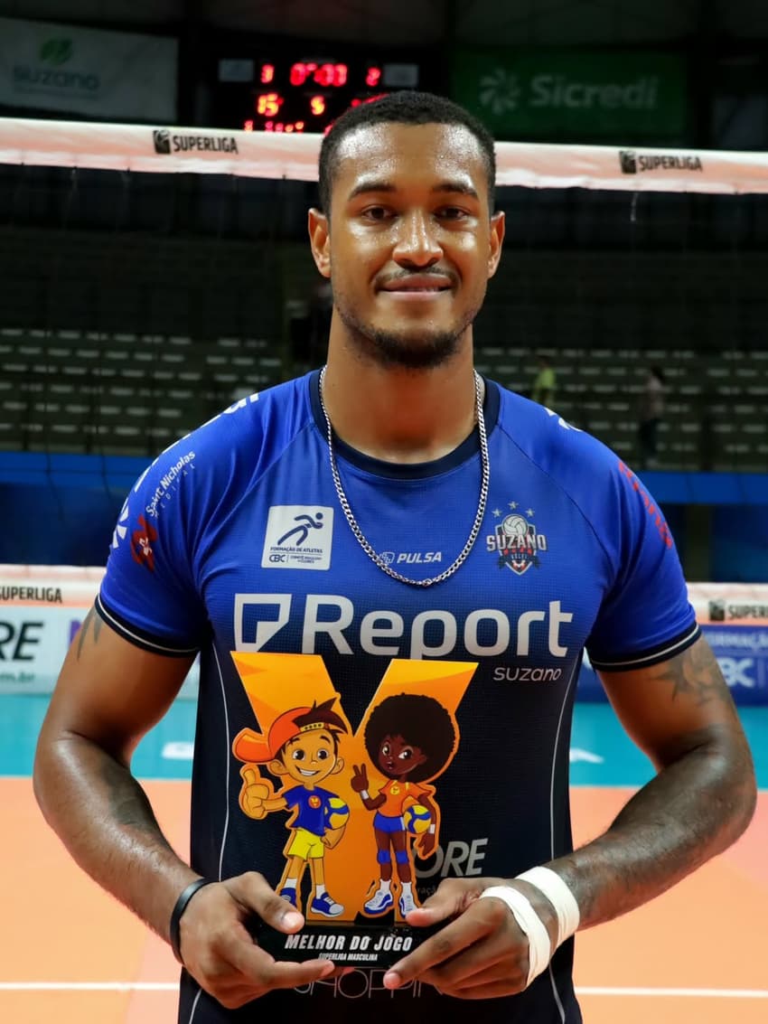 Sabino em vitória do Suzano na Superliga (Foto: Divulgação/ Suzano Vôlei)