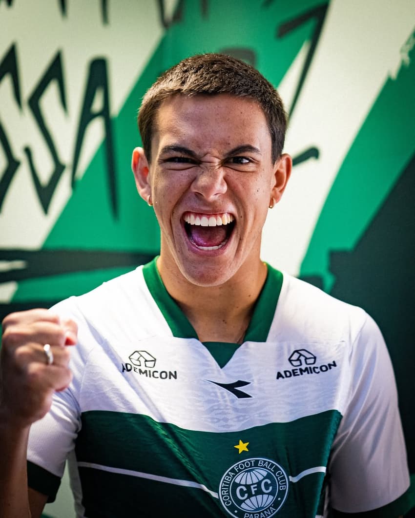 JP Chermont fez a estreia como profissional do Santos em março de 2024. (Foto: Rafael Ianoski / Coritiba)