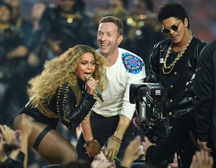 Coldplay, Beyoncé e Bruno Mars foram as atrações do Show do Intervalo do Super Bowl L (Foto: AFP / TIMOTHY A. CLARY)