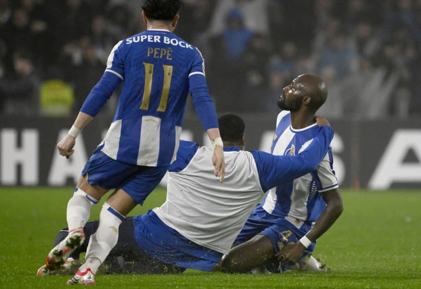 Porto e Sporting duelam pela Liga Portugal (Foto: Miguel RIOPA / AFP)