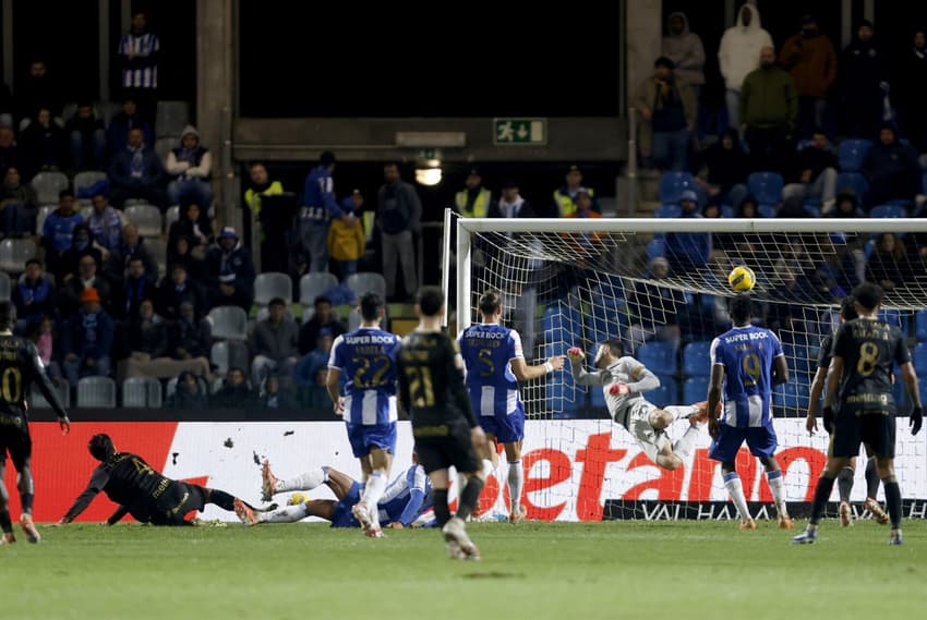 Thiago Silva em Casa Pia x Porto