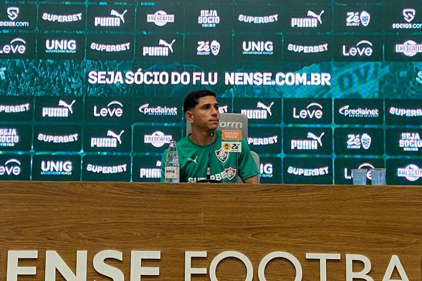Savarino em coletiva pelo Fluminense (Foto: Pedro Brandão/ Lance!)