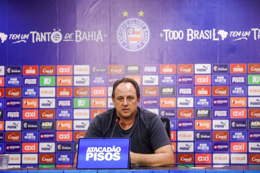 Rogério Ceni em entrevista coletiva depois de Bahia x Porto (Foto: Rafael Rodrigues/ EC Bahia)