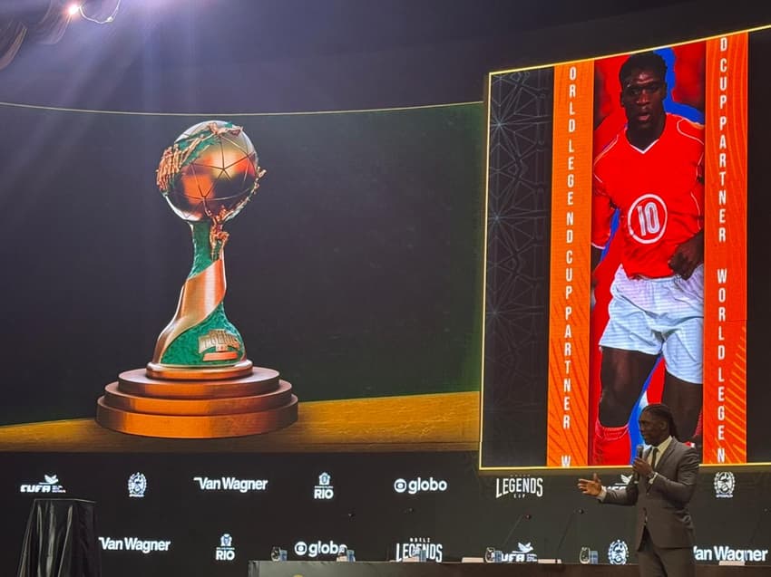 Copa do Mundo: Clarence Seedorf apresenta a World Legends Cup no Teatro Roxy, em Copacabana (Foto: Pedro Ernesto/Lance!)