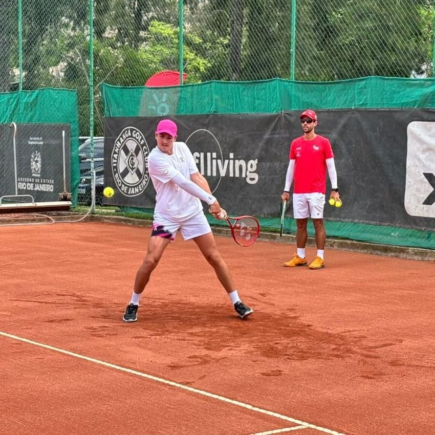 João Fonseca durante treino aberto à imprensa no Itanhangá Golf Club (Foto: Gustavo Loio / Lance!)