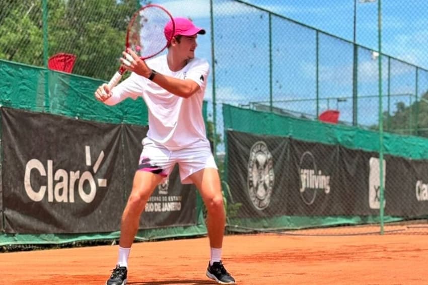 João Fonseca em treino na Yes Tennis (Foto: Gustavo Loio/Lance!)
