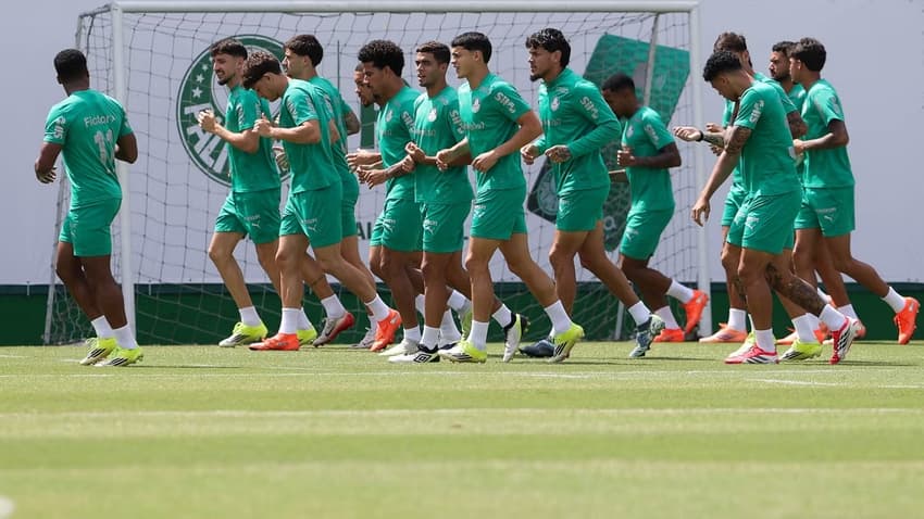 Elenco do Palmeiras, com a presença de Arias, durante treinamento na Academia de Futebol, antes do duelo contra o Capivariano, pelas quartas de final do Paulistão (Foto: Cesar Greco / Palmeiras)