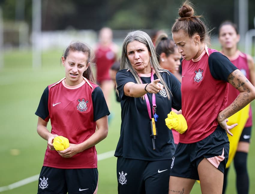 Emily Lima comanda primeiro treino à frente do Corinthians nesta quarta-feira (25). (Foto: Rodrigo  Gazzanel/Agência Corinthians)