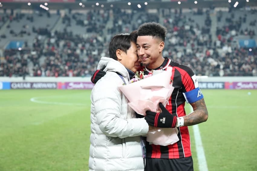 Jesse Lingard foi homenageado ao deixar o FC Seoul (Foto: Reprodução/Instagram)