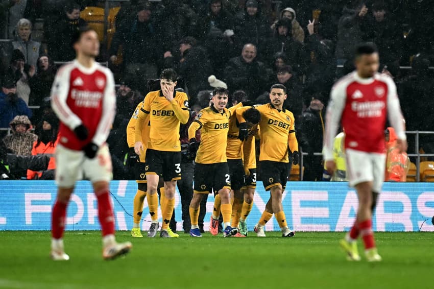 Wolves e Arsenal empataram por 2 a 2 pela Premier League (Foto: Paul ELLIS / AFP)