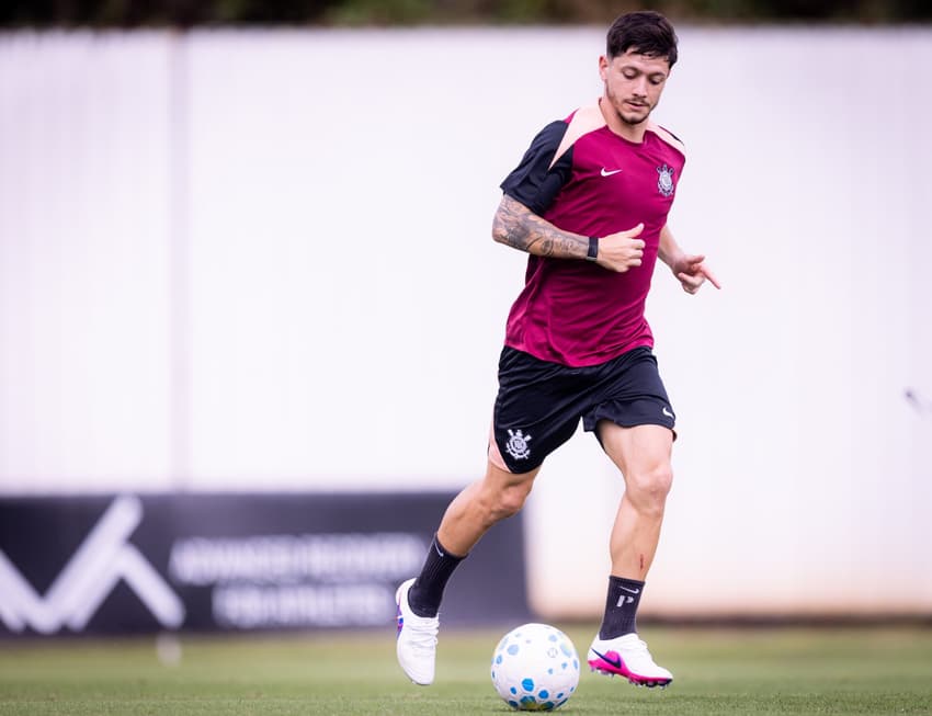 Garro deve oportunidade no confronto (Foto: Rodrigo Coca/Agência Corinthians)