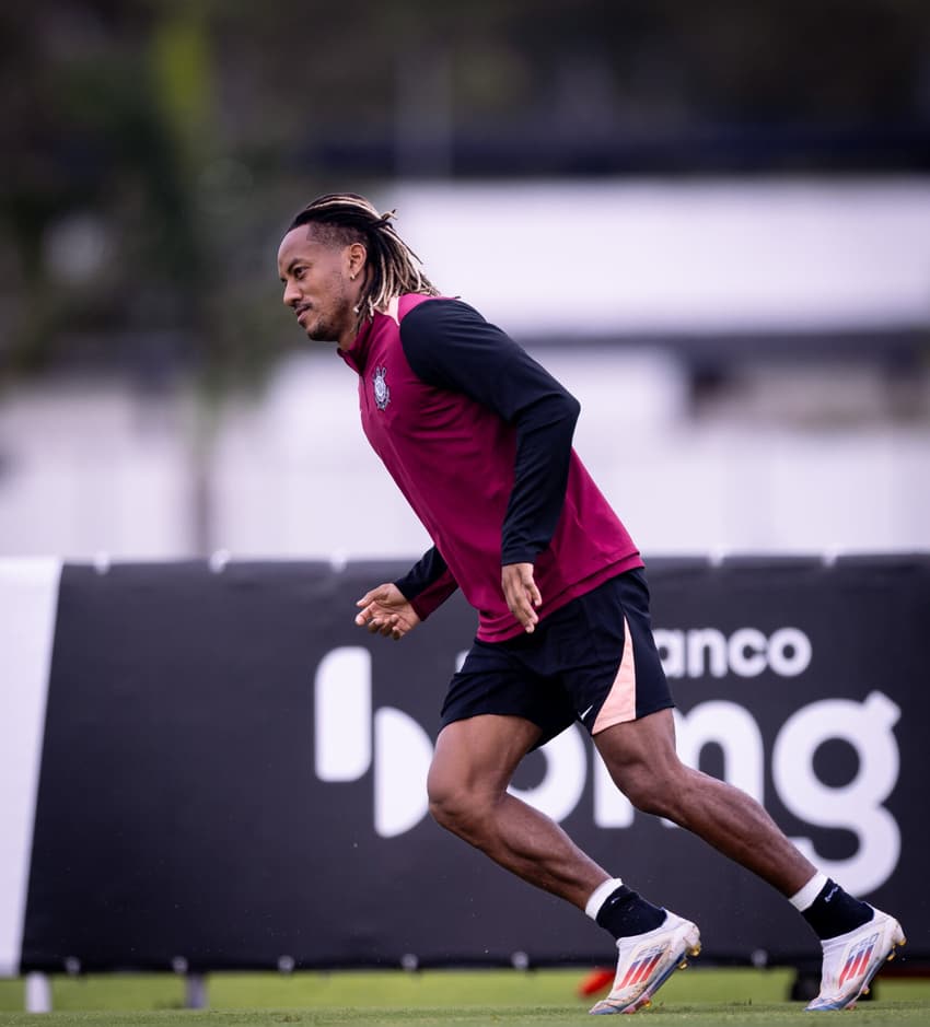 Carrillo dá passo importante na recuperação e pode enfrentar o Bragantino (Foto: Rodrigo Coca/Agência Corinthians)