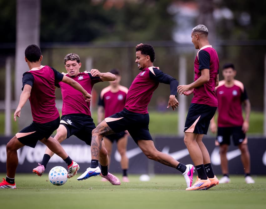 Allan fez sua primeira atividade com o elenco do Corinthians (Foto: Rodrigo Coca/Agência Corinthians)