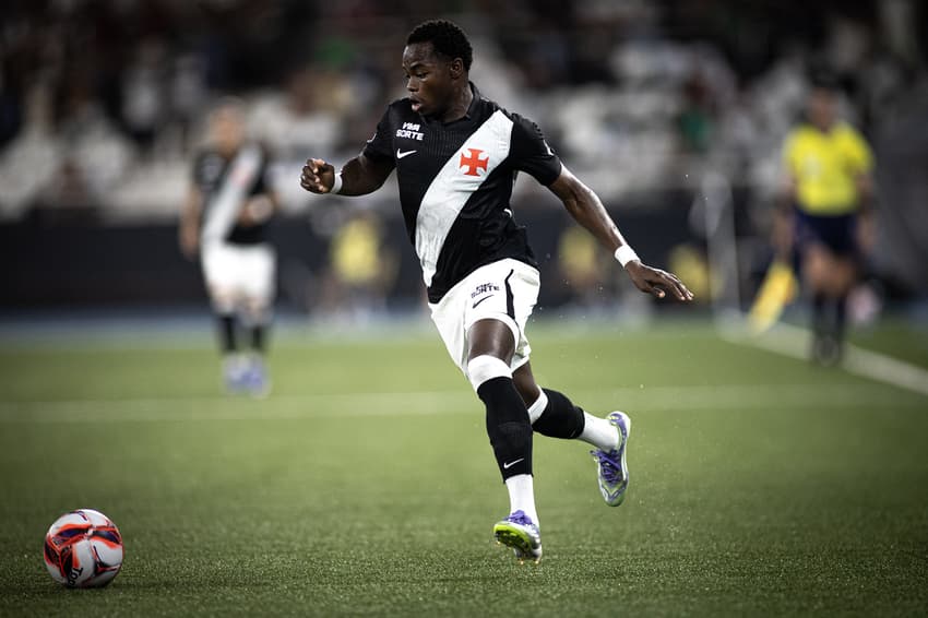 Andres Gomez em campo em Vasco x Fluminense, pela ida da semifinal do Carioca (Foto: Matheus Lima/Vasco)