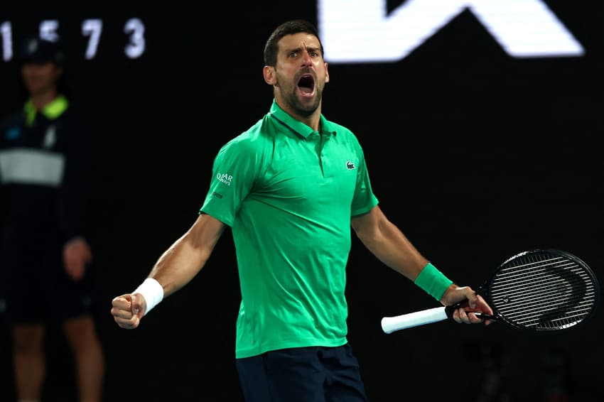Novak Djokovic comemora ponto no Australian Open (Foto: IZHAR KHAN / AFP)