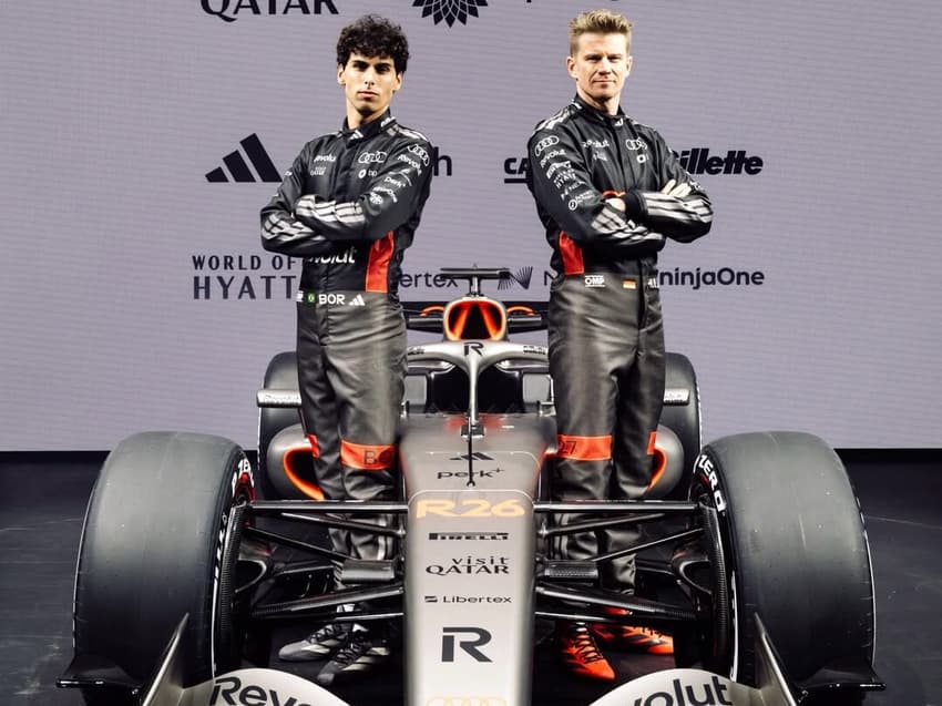 Gabriel Bortoleto e Nico Hulkenberg, durante evento de lançamento da Audi