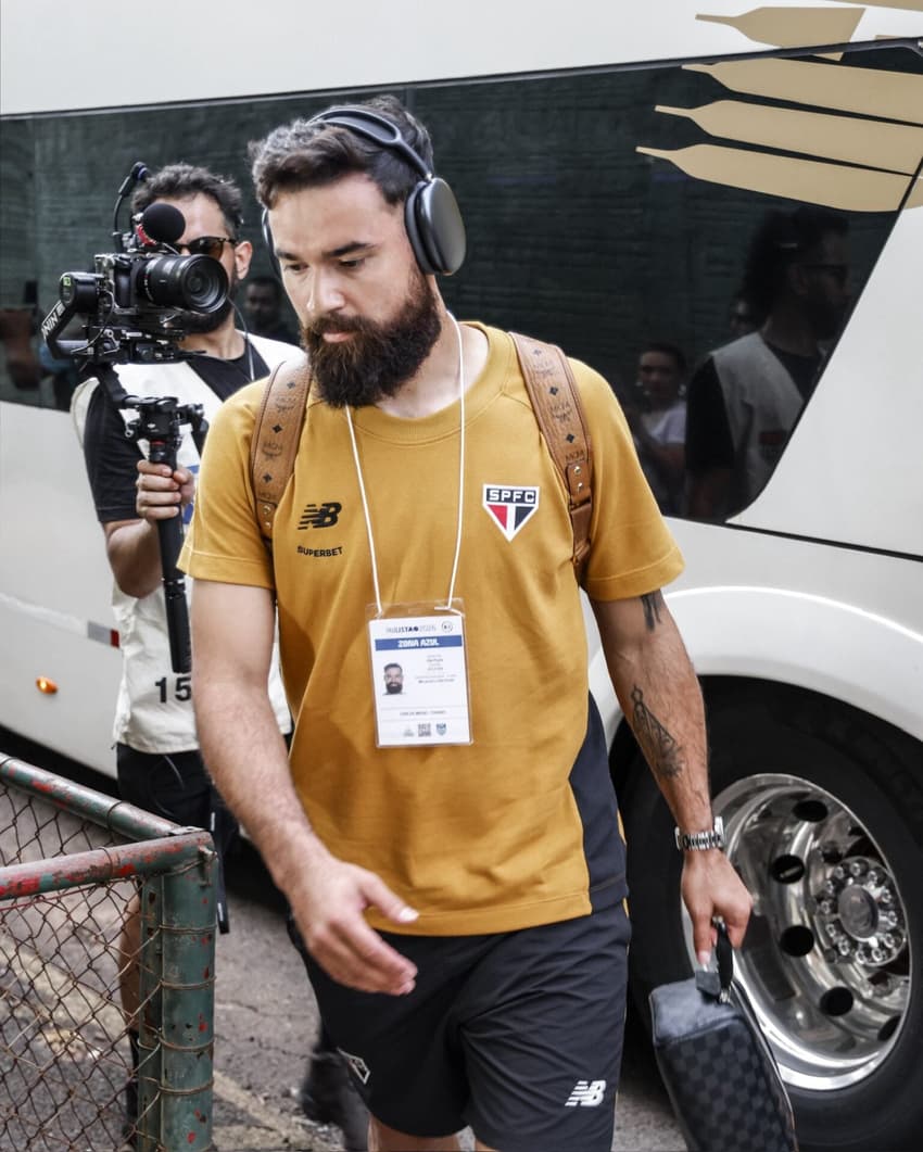 Carlos Coronel fará sua estreia contra o Millionarios (Foto: Divulgação/ São Paulo)