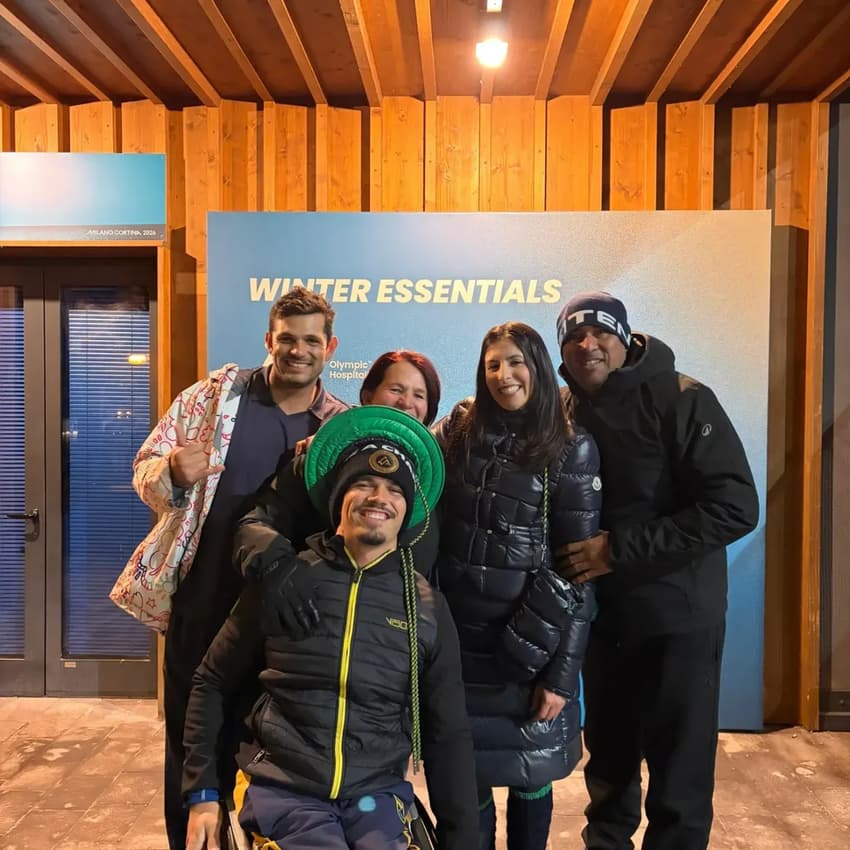 Família Westemaier Ribera reunida para a cerimônia de abertura dos Jogos Olímpicos de Inverno