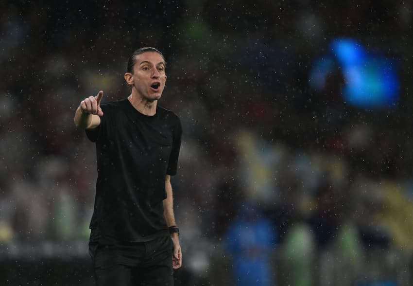 Filipe Luís em Flamengo x Lanús (Foto: MAURO PIMENTEL / AFP)