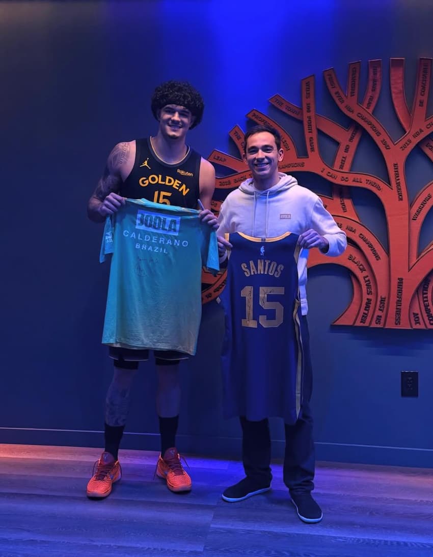 Gui Santos e Hugo Calderano trocam camisas (Foto: Reprodução Instagram)