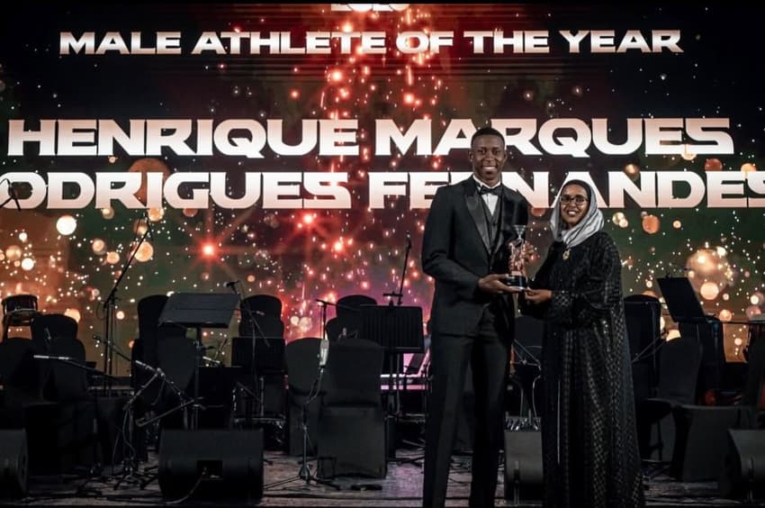 Henrique Marques recebe prêmio da World Taekwondo