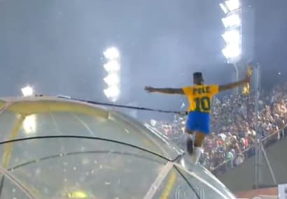 Pelé vira tema central do enredo da Grande Rio no Carnaval de 2016 (Foto: Reprodução/Globoplay)