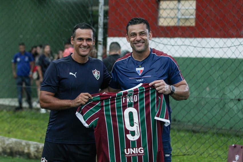 Fred é homenageado pelo Fluminense (Foto: Leonardo Brasil/ Fluminense FC)