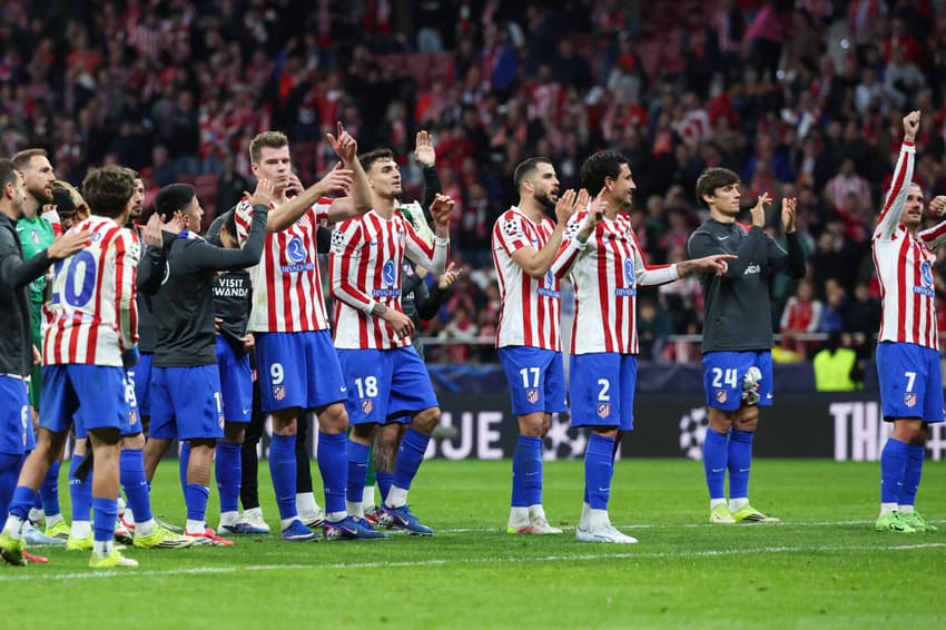 jogadores do Atlético de Madrid comemorando a classificação (Foto: Pierre-Philippe Marcou/AFP)