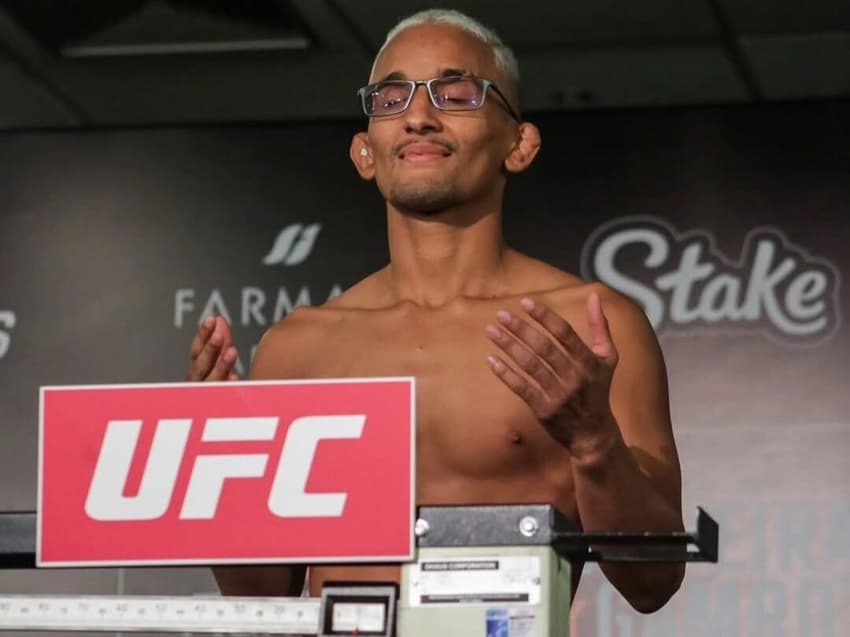 Lucas Fenômeno em pesagem no UFC (Foto: Reprodução/Instagram)