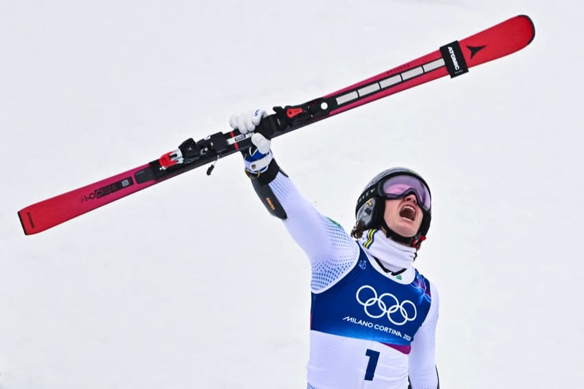 Lucas Pinheiro Braathen reage após a segunda descida do slalom gigante masculino nos Jogos Olímpicos de Inverno 2026. (Foto: Fabrice Coffrini/AFP)