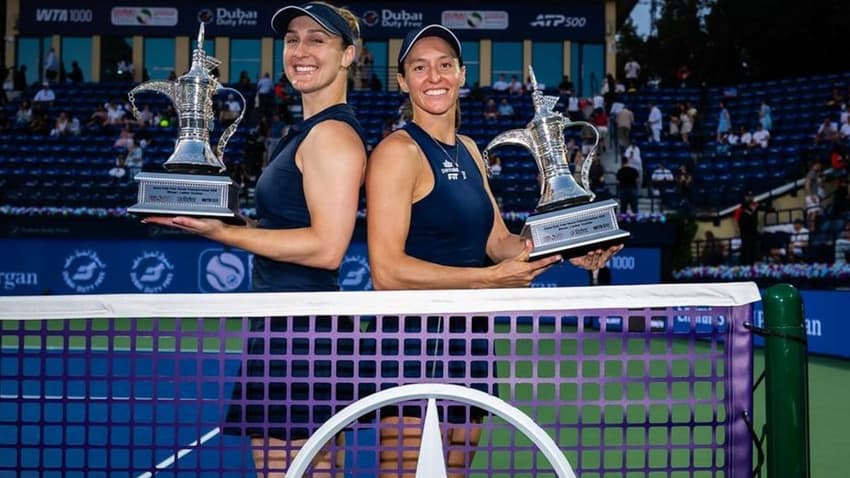 Luisa Stefani e Gabriela <strong>Dabrowski</strong> vencem primeiro título de 2026 (Foto: Divulgação)