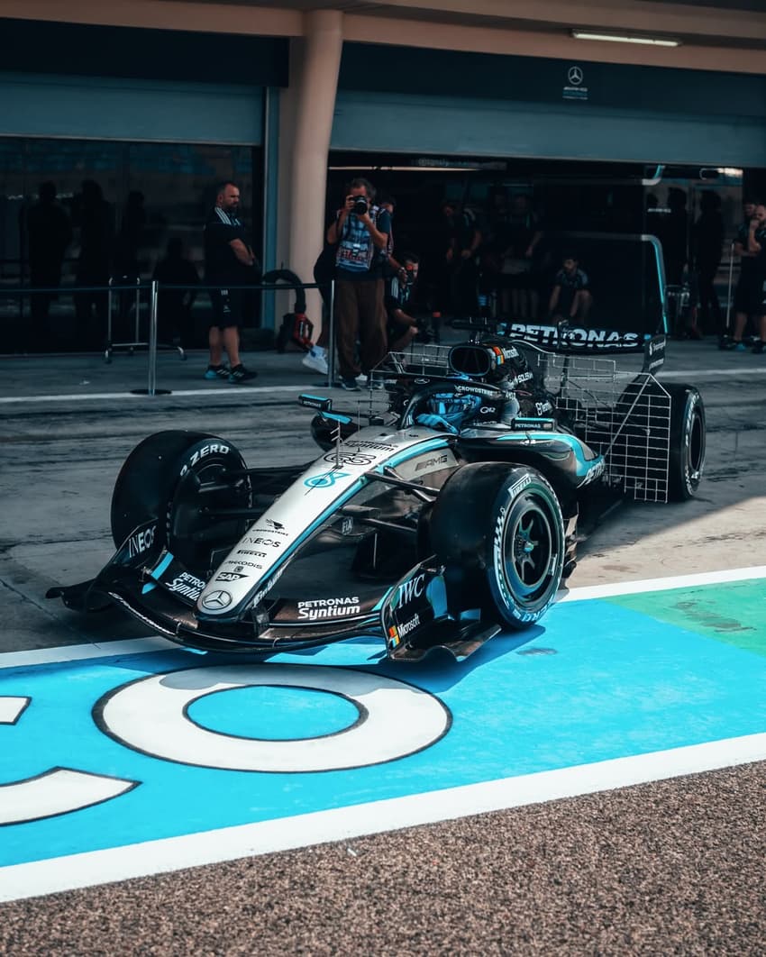 Mercedes de Russell nos testes do Bahrein