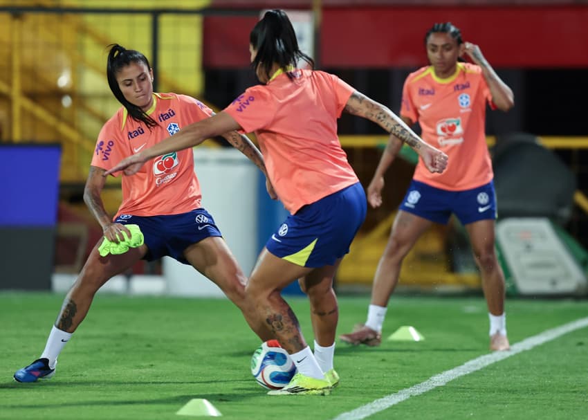Seleção Feminina durante treino na Costa Rica. (Foto: Lívia Villas Boas/CBF)