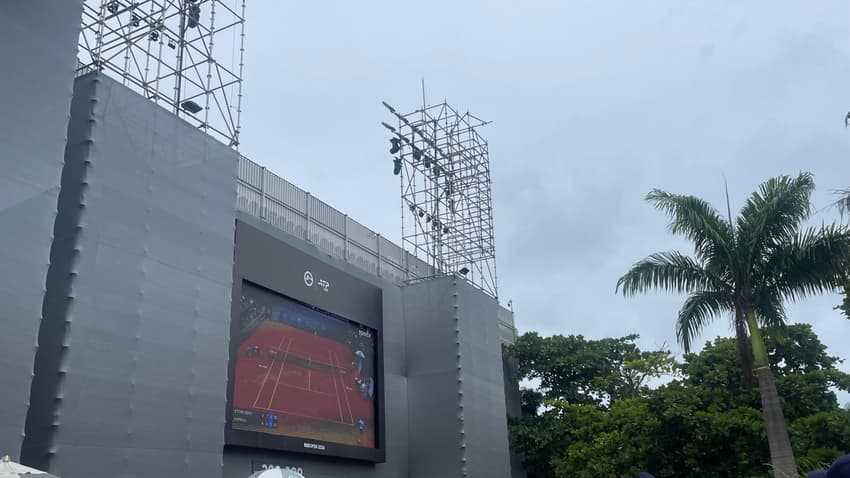 Tempo fechado sobre a Quadra Guga Kuerten no Rio Open (Foto: Anna Ramos/Lance!)