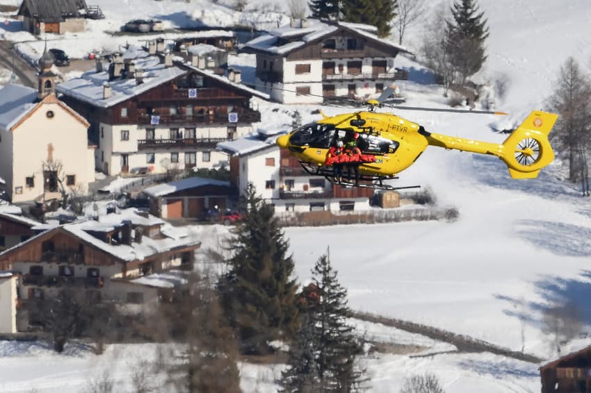 Lindsey Vonn foi resgatada de helicóptero da pista em Cortina D'Ampezzo