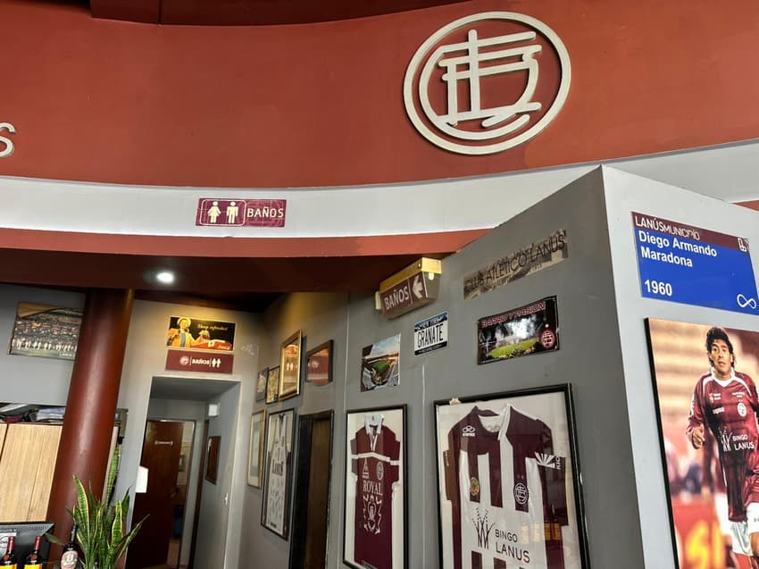 Restaurante da sede do Lanús (Foto: Lucas Bayer/Lance!)