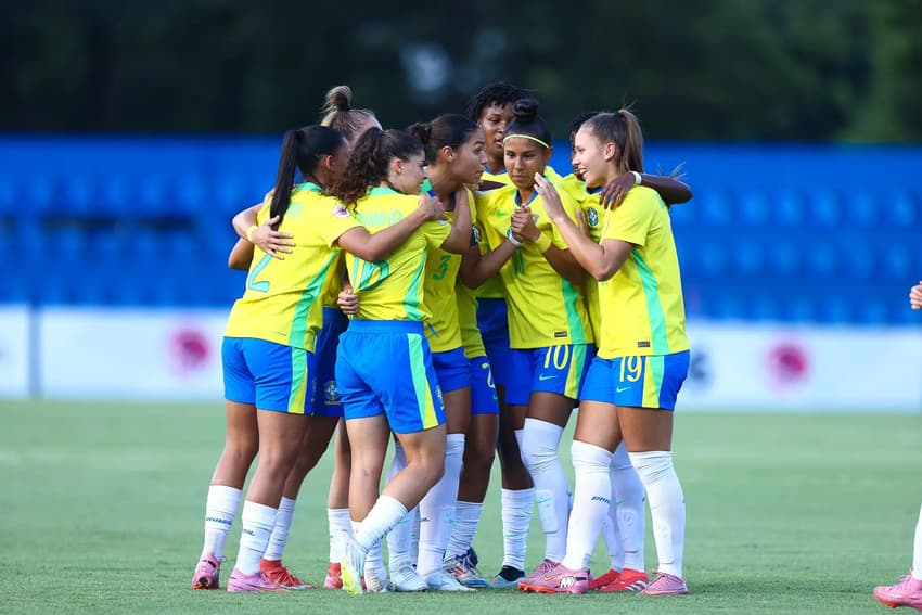 Brasil goleou a Bolívia com tranquilidade e é líder isolado do Grupo B. (STAFF IMAGES WOMAN / CBF)