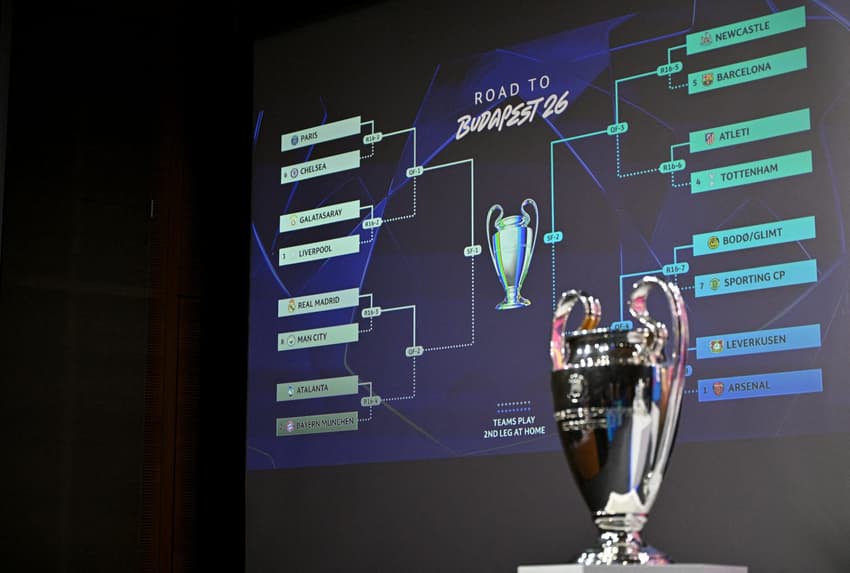 Troféu da Champions League no sorteio das oitavas de final (Foto: Harold CUNNINGHAM / AFP)