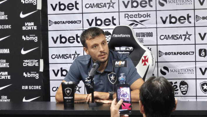 Anselmi, técnico do Botafogo (Foto: Leonardo Bessa/Lance!)