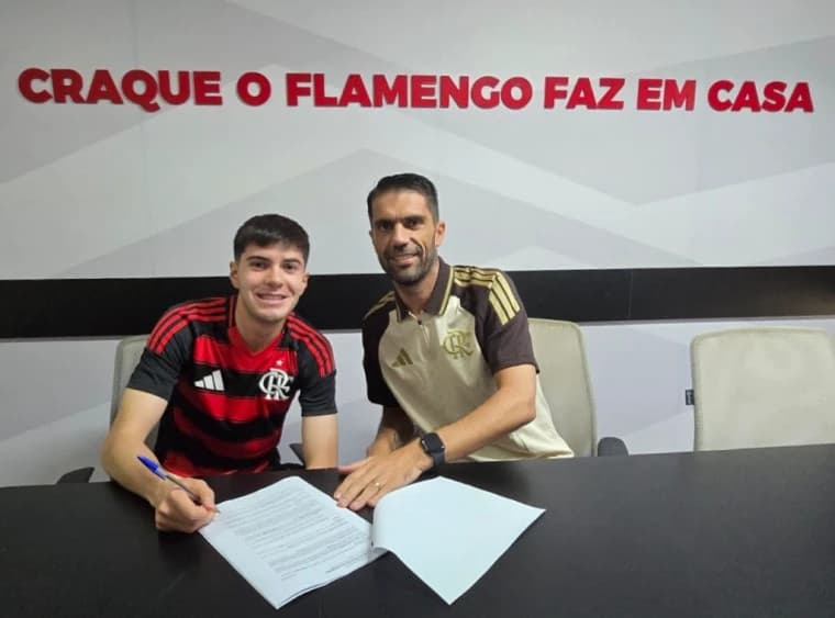 Diego Reyes assinou com o Flamengo até o fim de 2026 (Foto: Divulgação Flamengo)