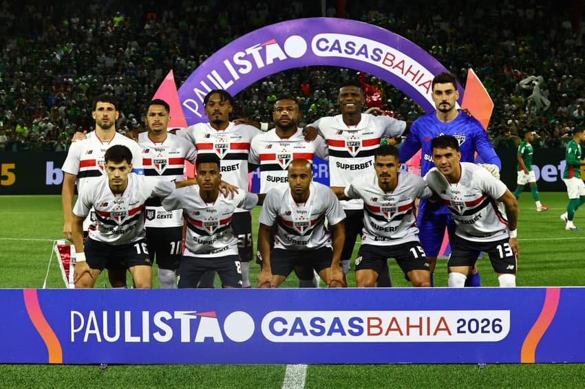 São Paulo perfilado antes de enfrentar o Palmeiras (Foto: Luis Moura/Wpp/Gazeta Press)