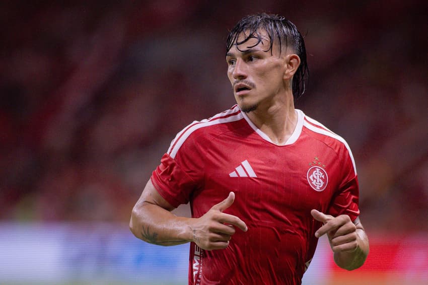 Bernabei, lateral do Internacional