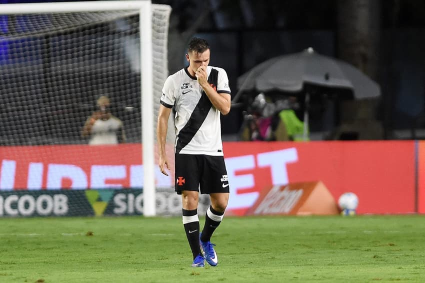 Lucas Piton após falhar durante jogo entre Vasco e Palmeiras em São Januário (Foto: Alexandre Durão/Gazeta Press)