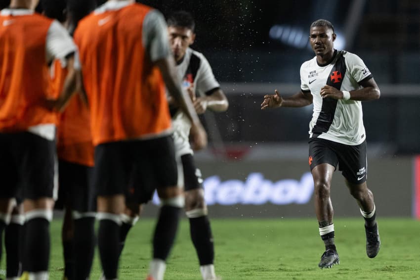 Cuiabano comemorando gol no confronto entre Vasco e Palmeiras (Foto: Delmiro dos Santos/Gazeta Press)