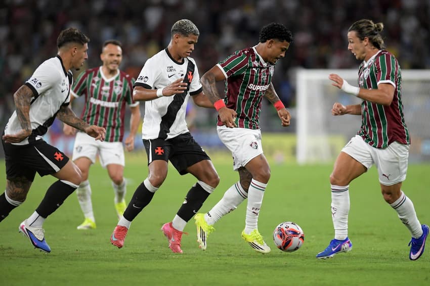 Vidente aponta resultado de Vasco x Fluminense pelo Brasileirão