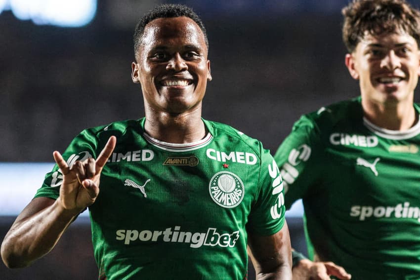 Arias comemora gol marcado