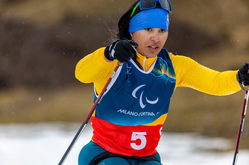 Elena Sena competindo nos 20km do esqui cross-country (Foto: CPB)